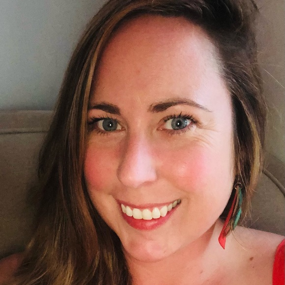 Meet your Posher, Jessica - Picture 1 of 1